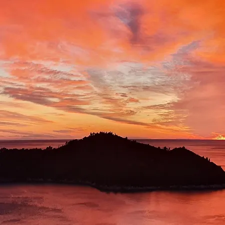 Blue Harmony Sea View - Two Bedroom With Balcony And Sea View *